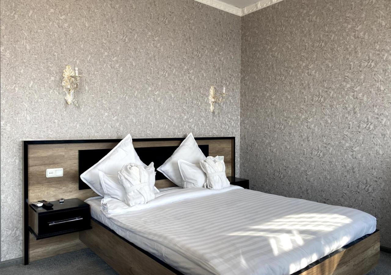 Diyor Hotel Marghilon Eksteriør billede
